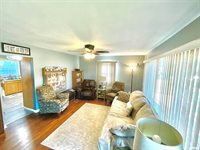 552 29TH Avenue, East Moline, IL 61244