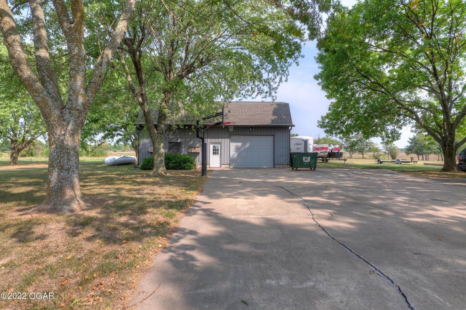 82 SE 40th Lane, Lamar, MO 64759