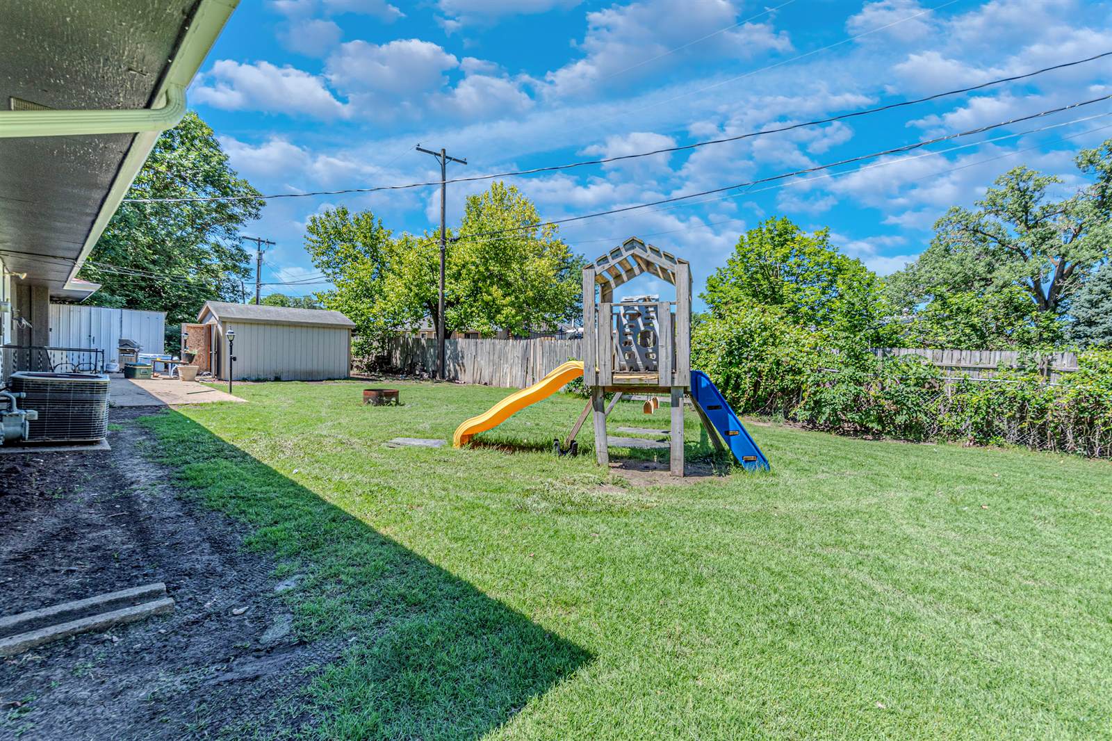 654 Rockview Road, Salina, KS 67401