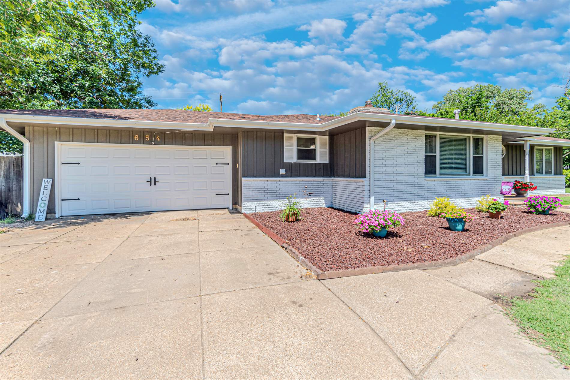 654 Rockview Road, Salina, KS 67401