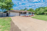 654 Rockview Road, Salina, KS 67401