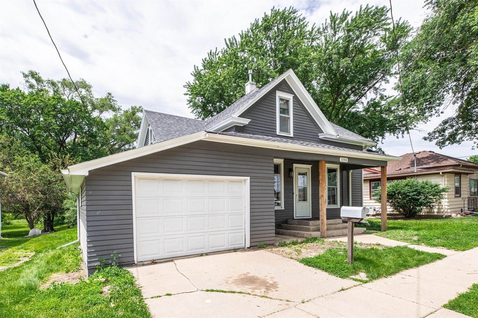 208 South 1st Avenue, Logan, IA 51546