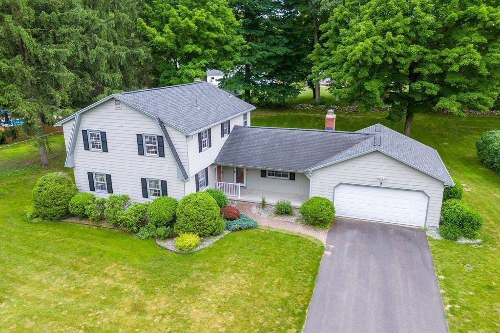 9 Old Coach Rd, Wilbraham, MA 01095