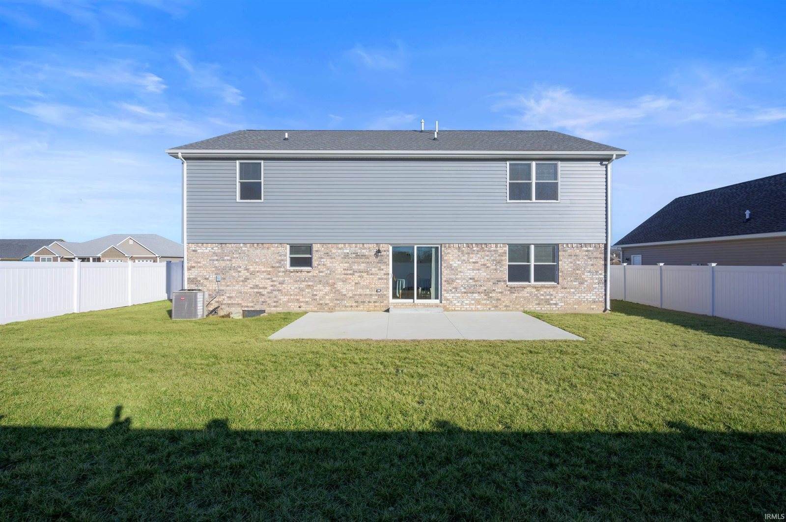 1213 N Wild Pine Drive, Yorktown, IN 47396