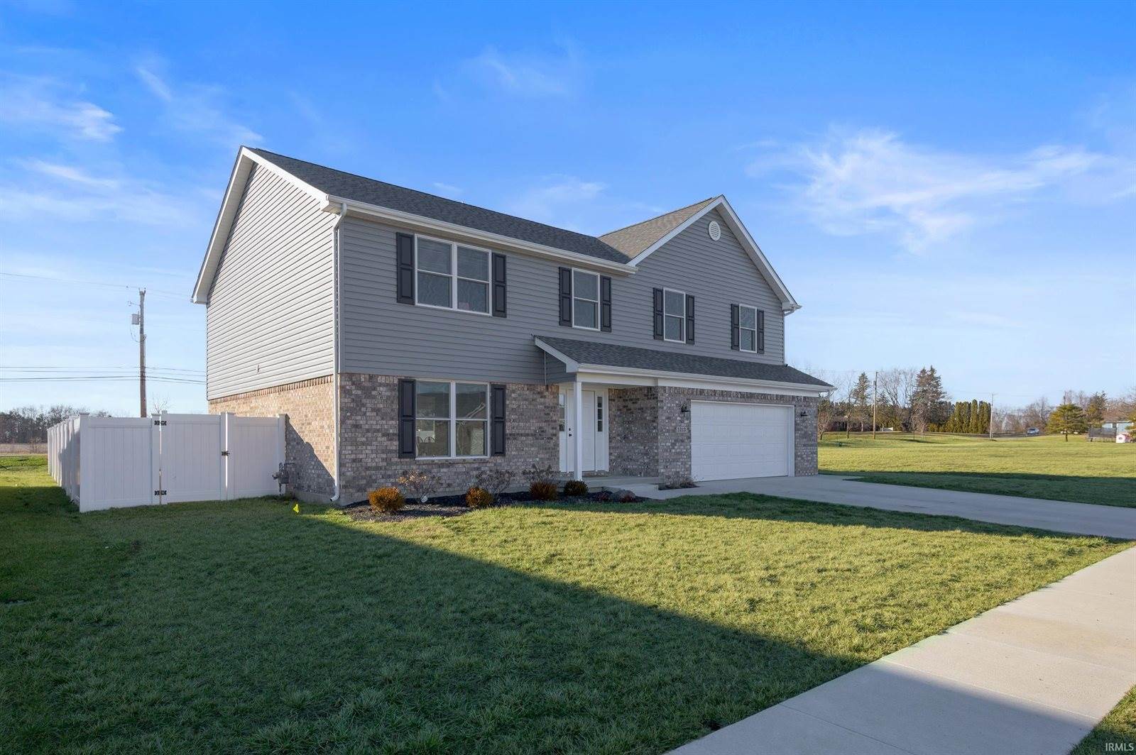 1213 N Wild Pine Drive, Yorktown, IN 47396