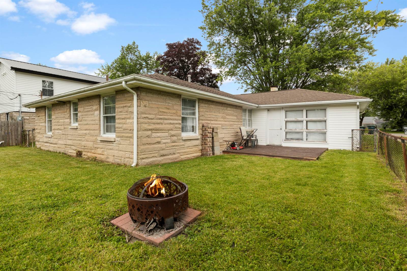 1009 W. Dunn, Muncie, IN 47303