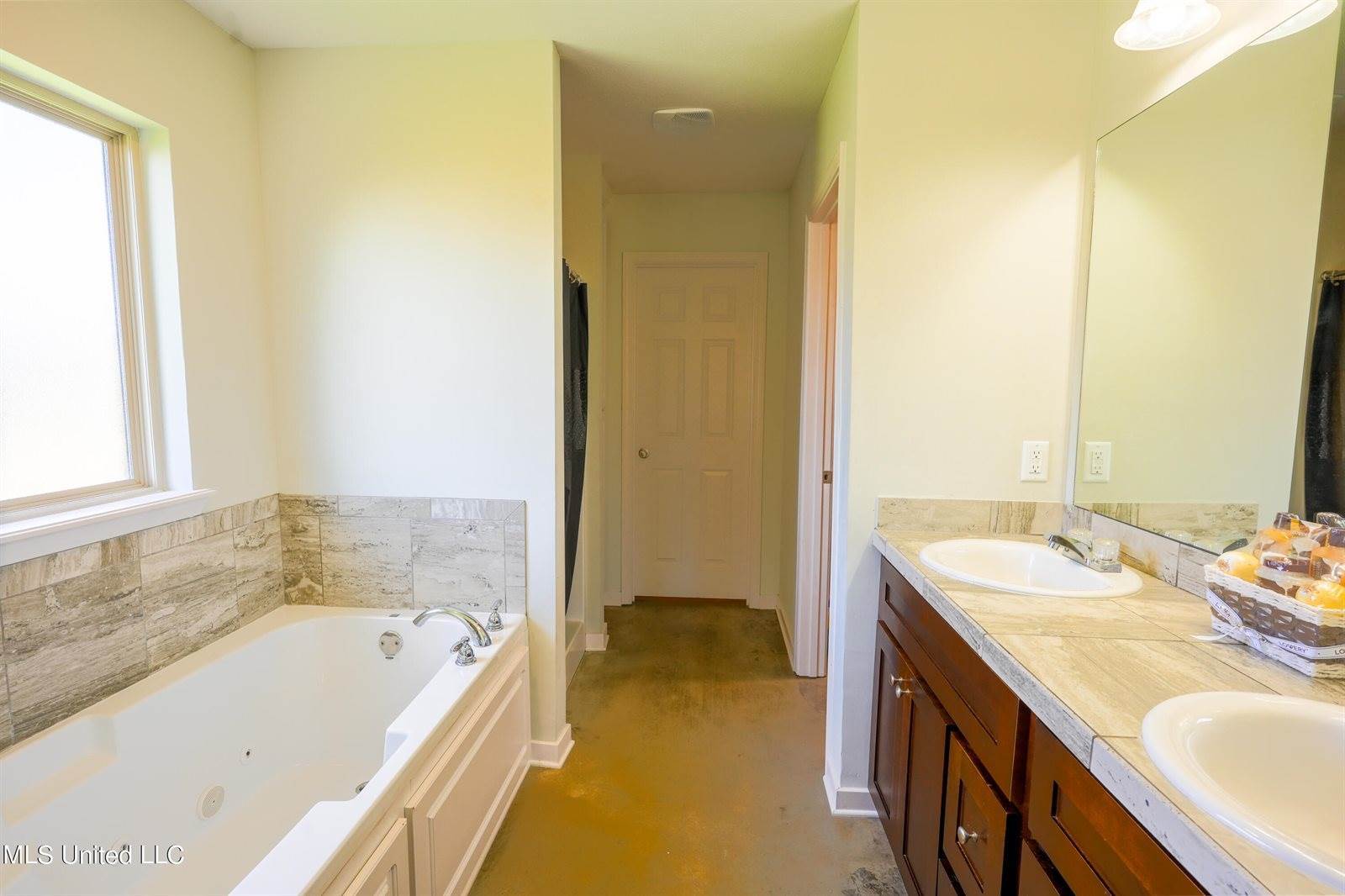 212 Cypress Knee Cove Cove, Terry, MS 39170