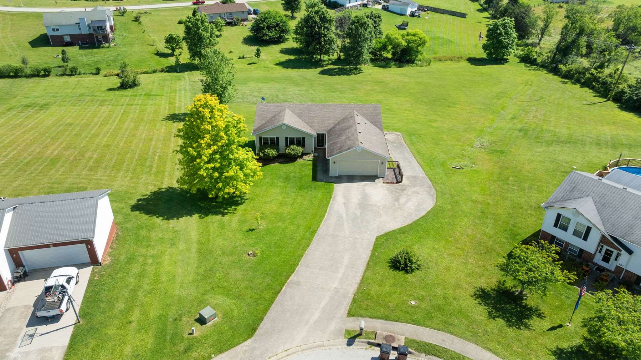 217 Saddle Brook Court, Berea, KY 40403