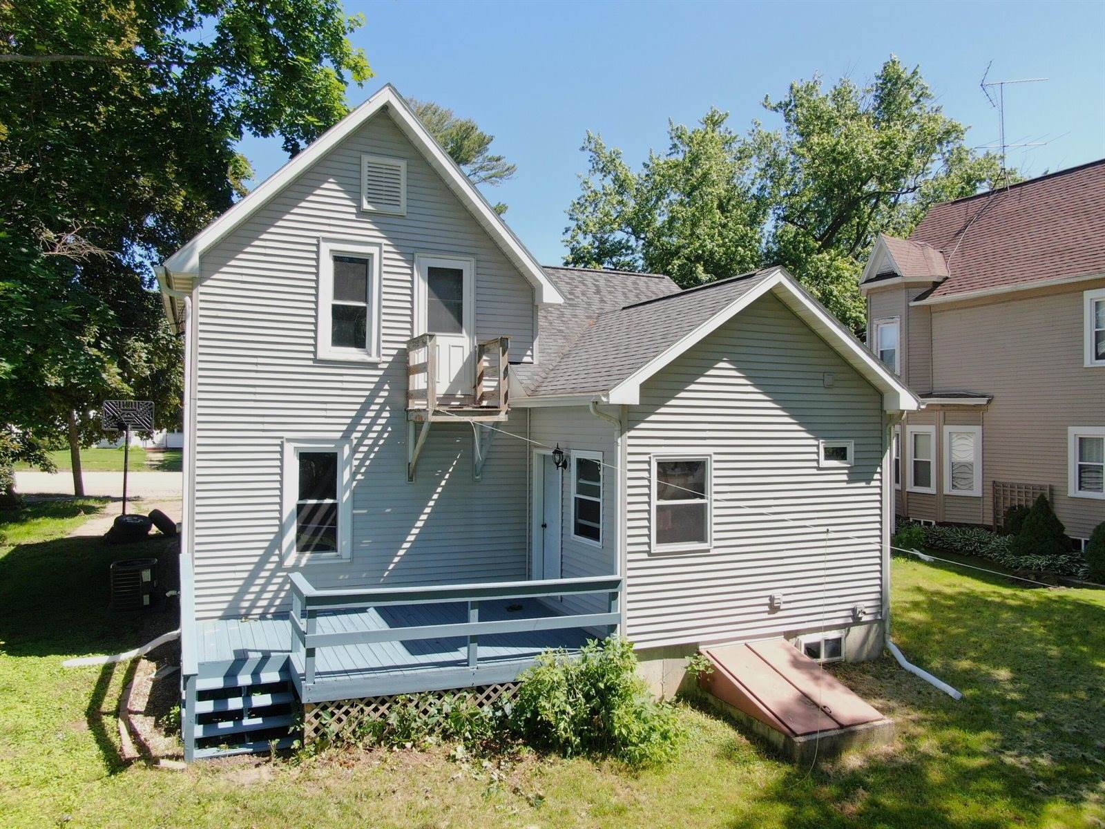 106 West Maple Ave, Lime Ridge, WI 53942