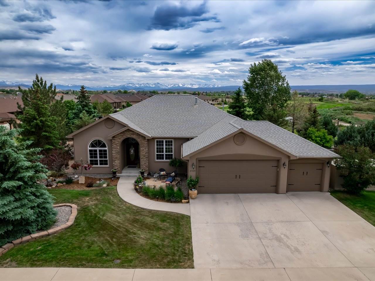 2500 Stone Bridge Drive, Montrose, CO 81401