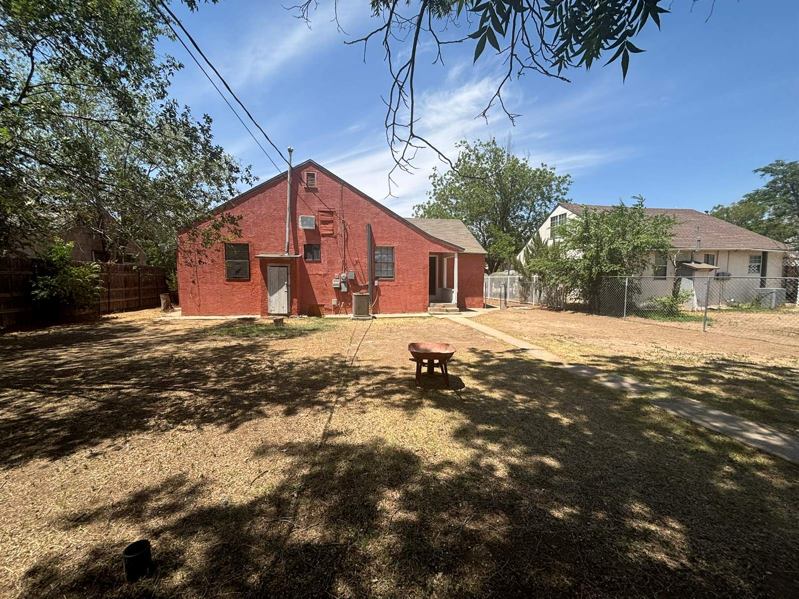 120 Pear St, Roswell, NM 88201