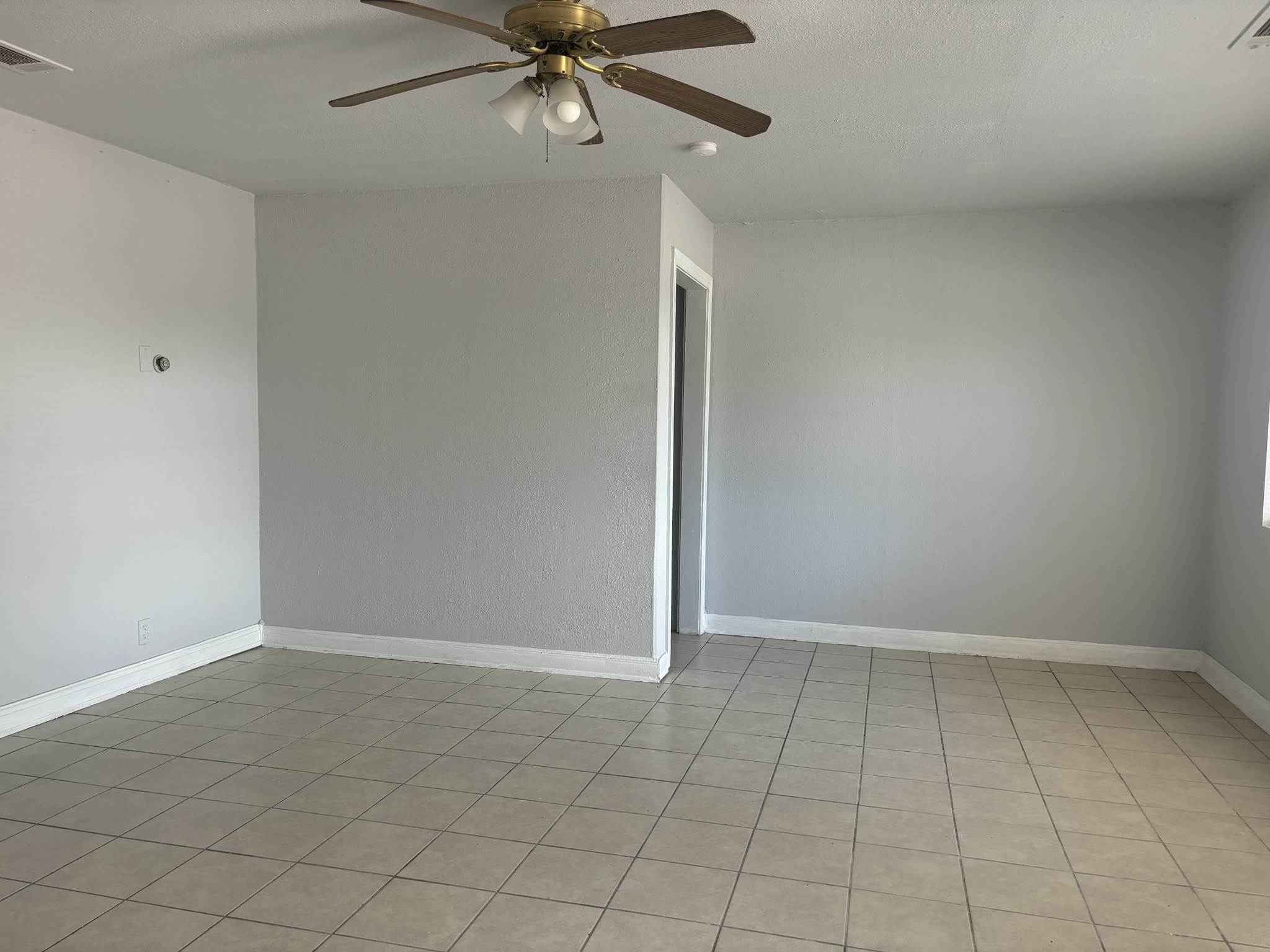 120 Pear St, Roswell, NM 88201