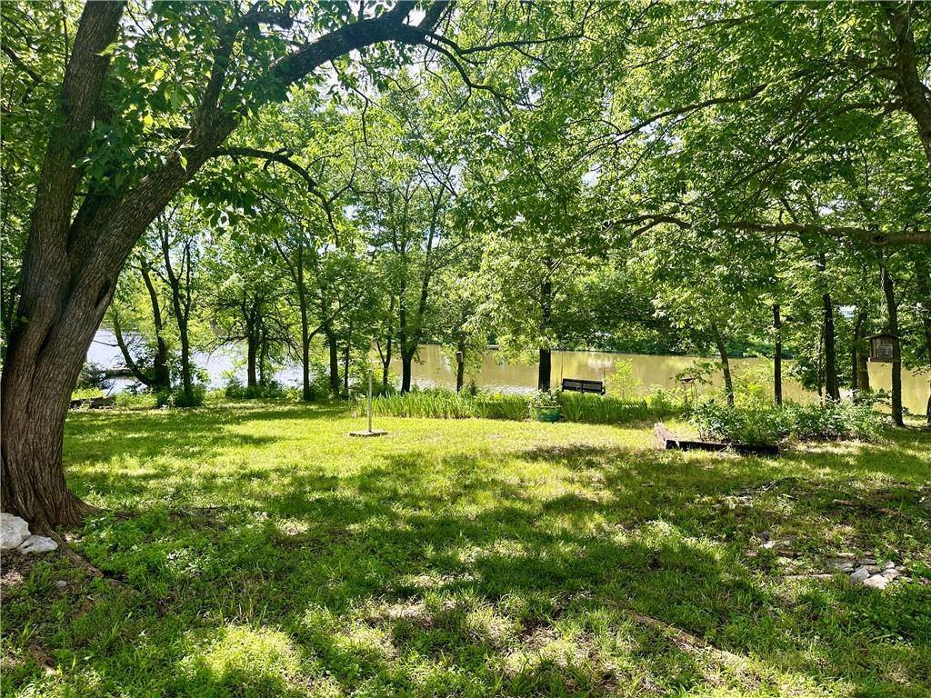 105 Camp Fire Drive, Linn Valley, KS 66040