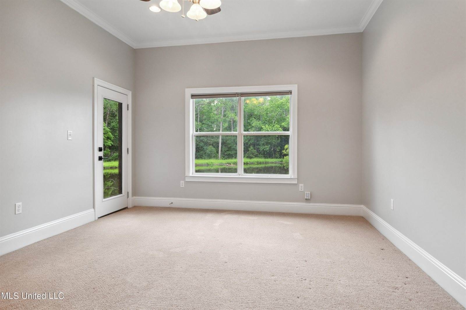 313 Capri Place, Ocean Springs, MS 39564