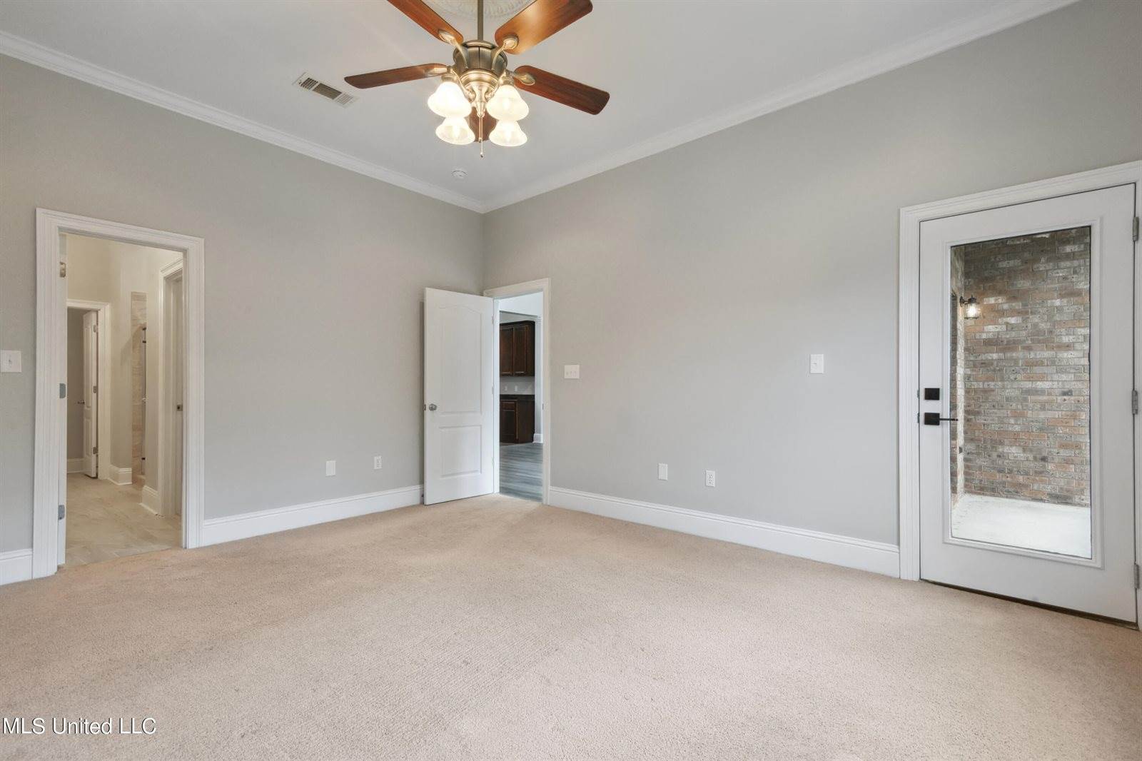 313 Capri Place, Ocean Springs, MS 39564