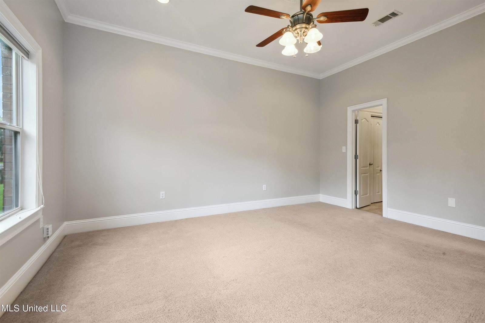 313 Capri Place, Ocean Springs, MS 39564