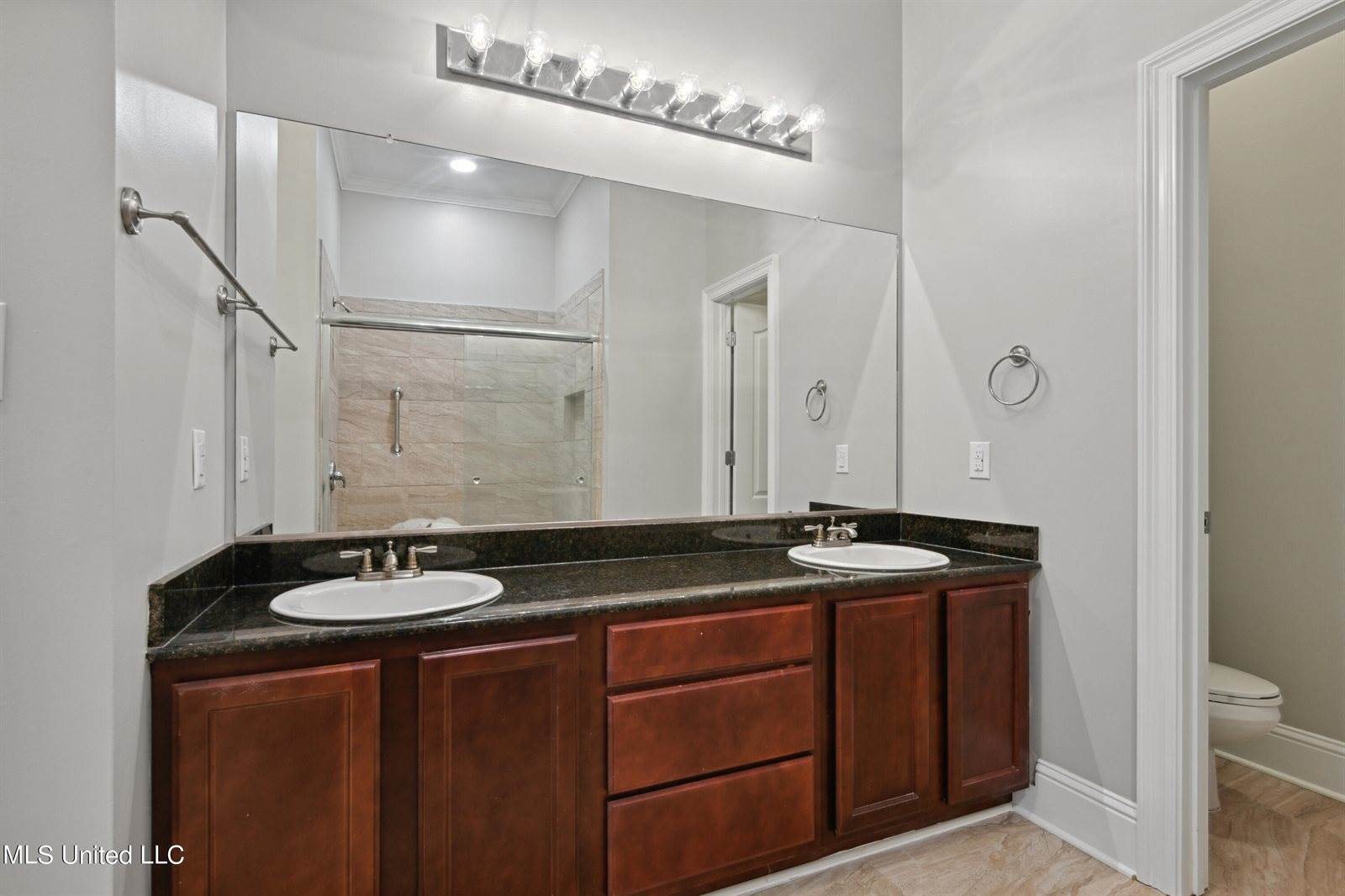 313 Capri Place, Ocean Springs, MS 39564