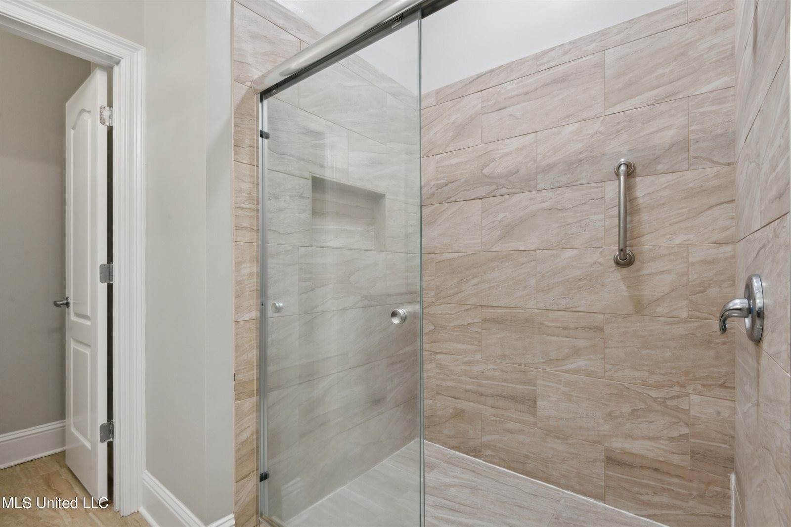 313 Capri Place, Ocean Springs, MS 39564