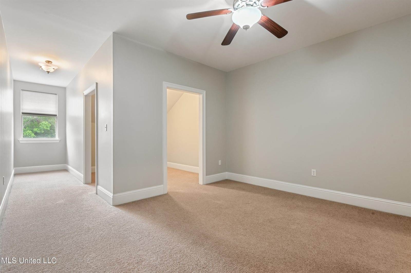 313 Capri Place, Ocean Springs, MS 39564