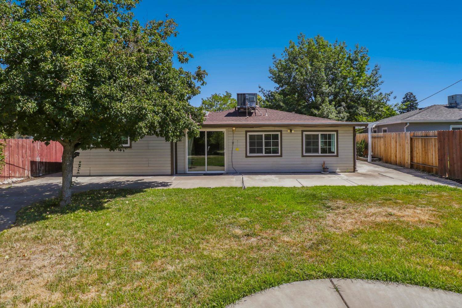 3228 Windsor Drive, Sacramento, CA 95864