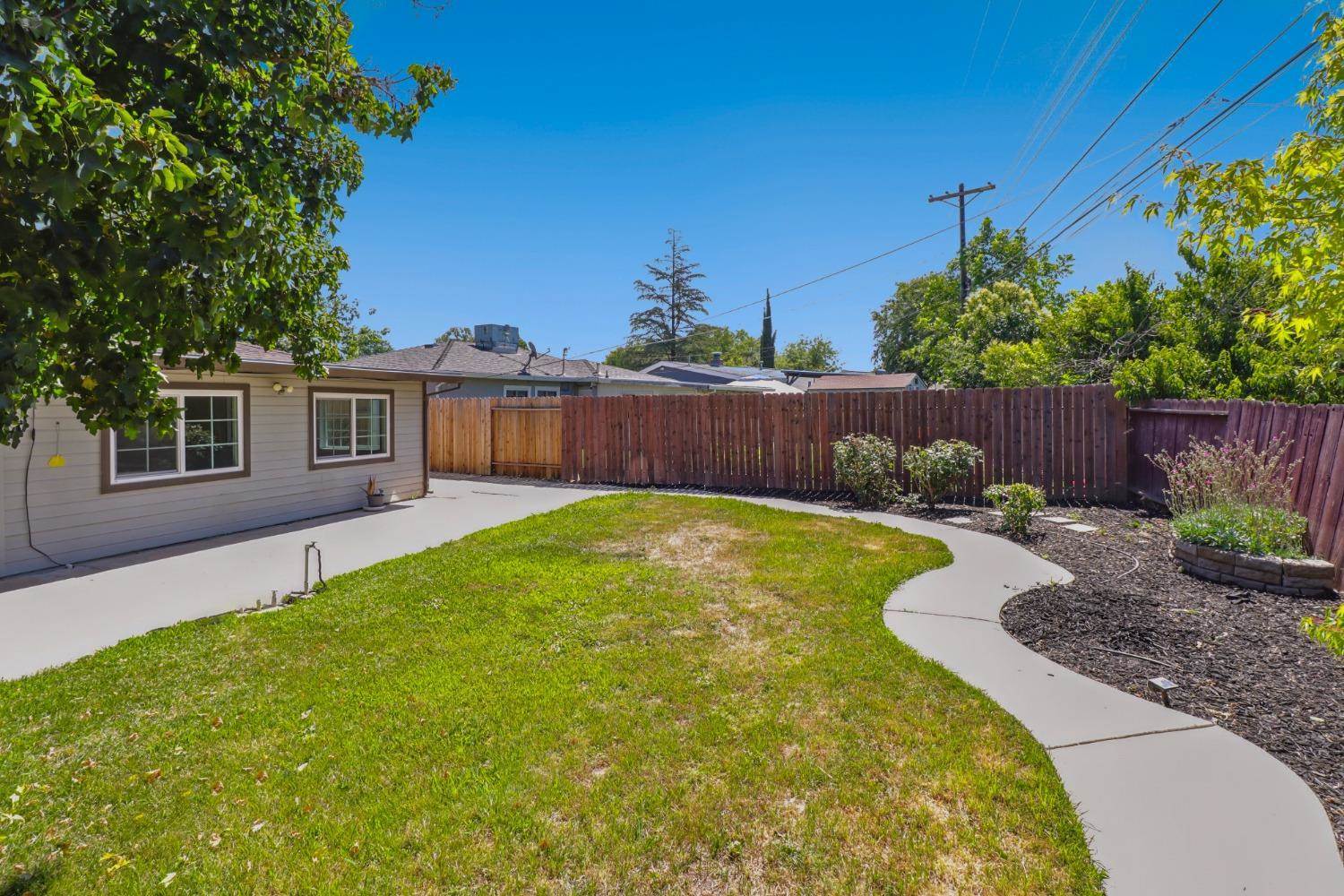 3228 Windsor Drive, Sacramento, CA 95864