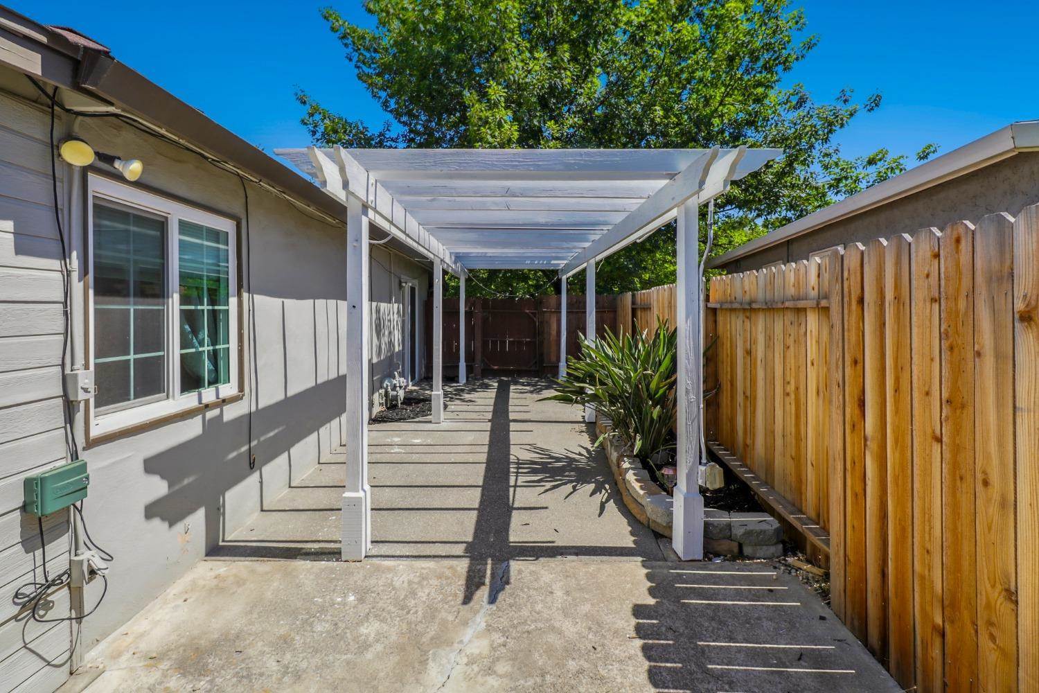 3228 Windsor Drive, Sacramento, CA 95864