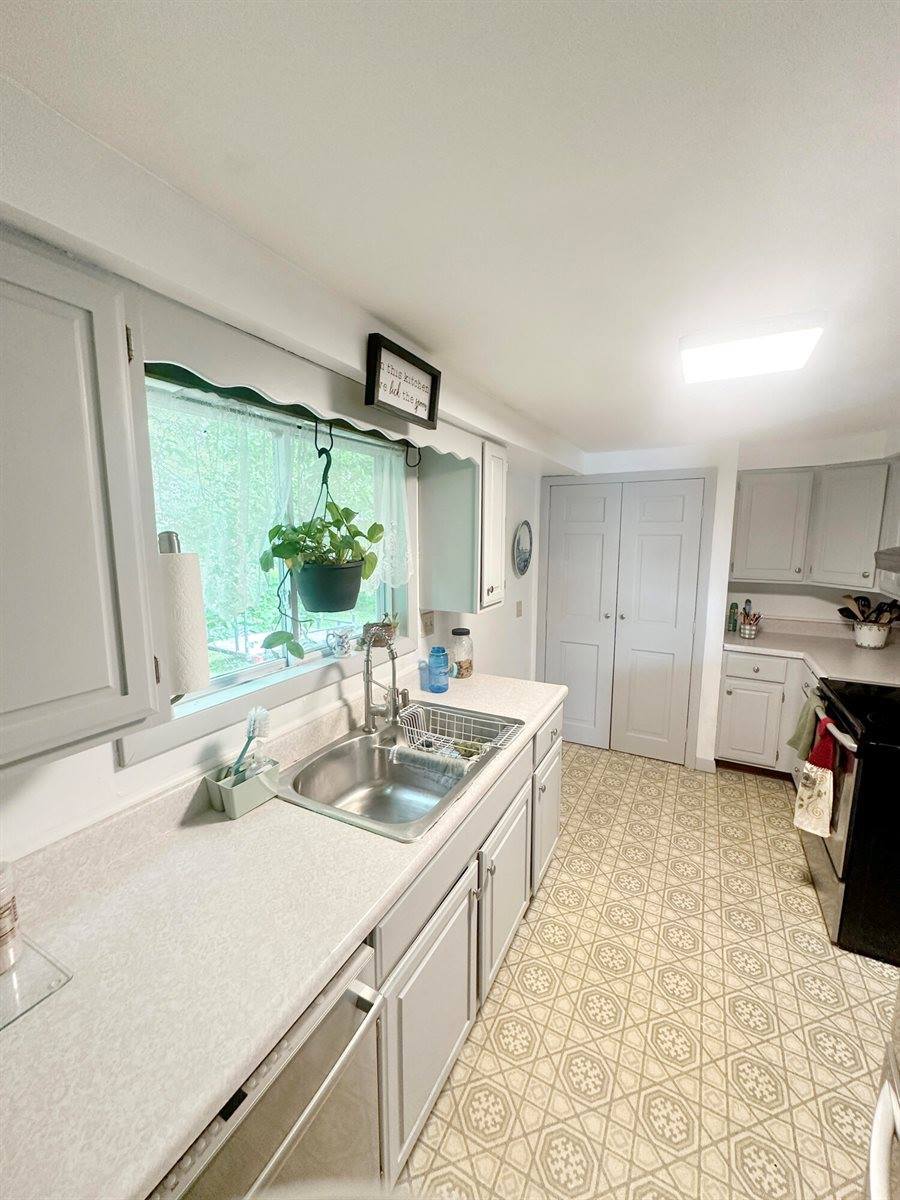 98 6th Street, Old Town, ME 04468