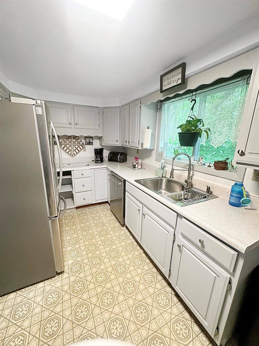 98 6th Street, Old Town, ME 04468