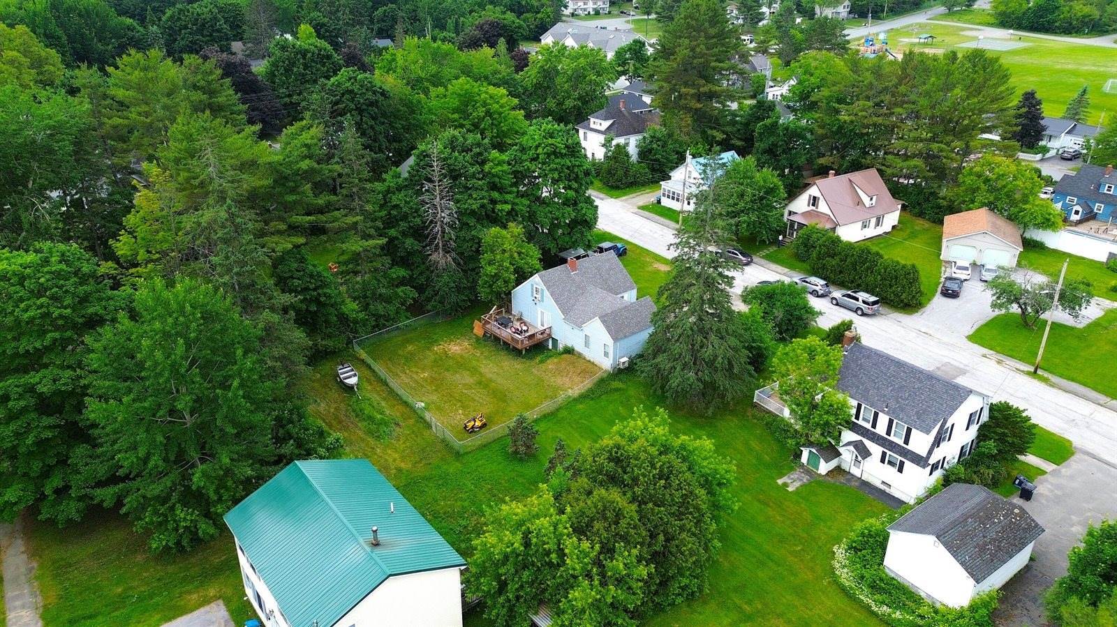 98 6th Street, Old Town, ME 04468