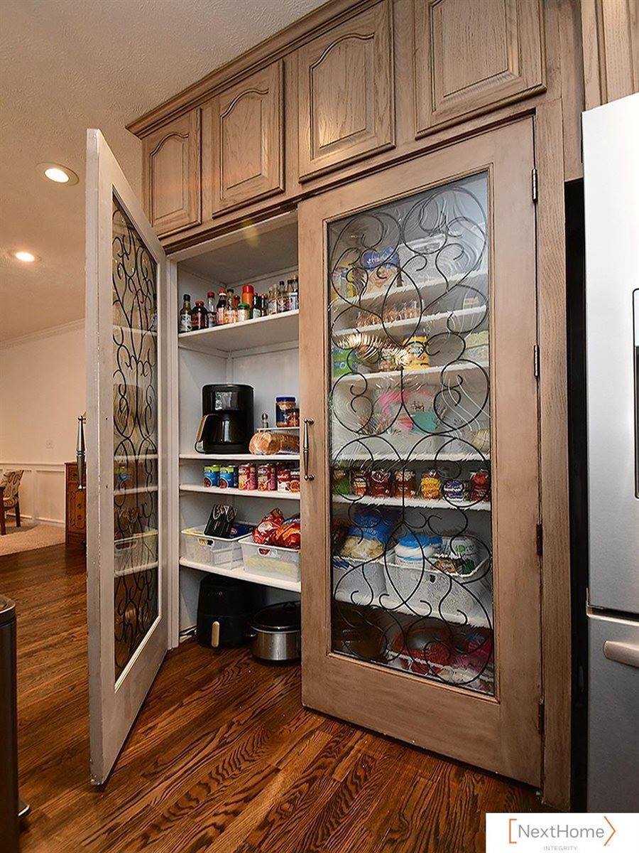 4320 Red Deer Drive, Lincoln, NE 68516