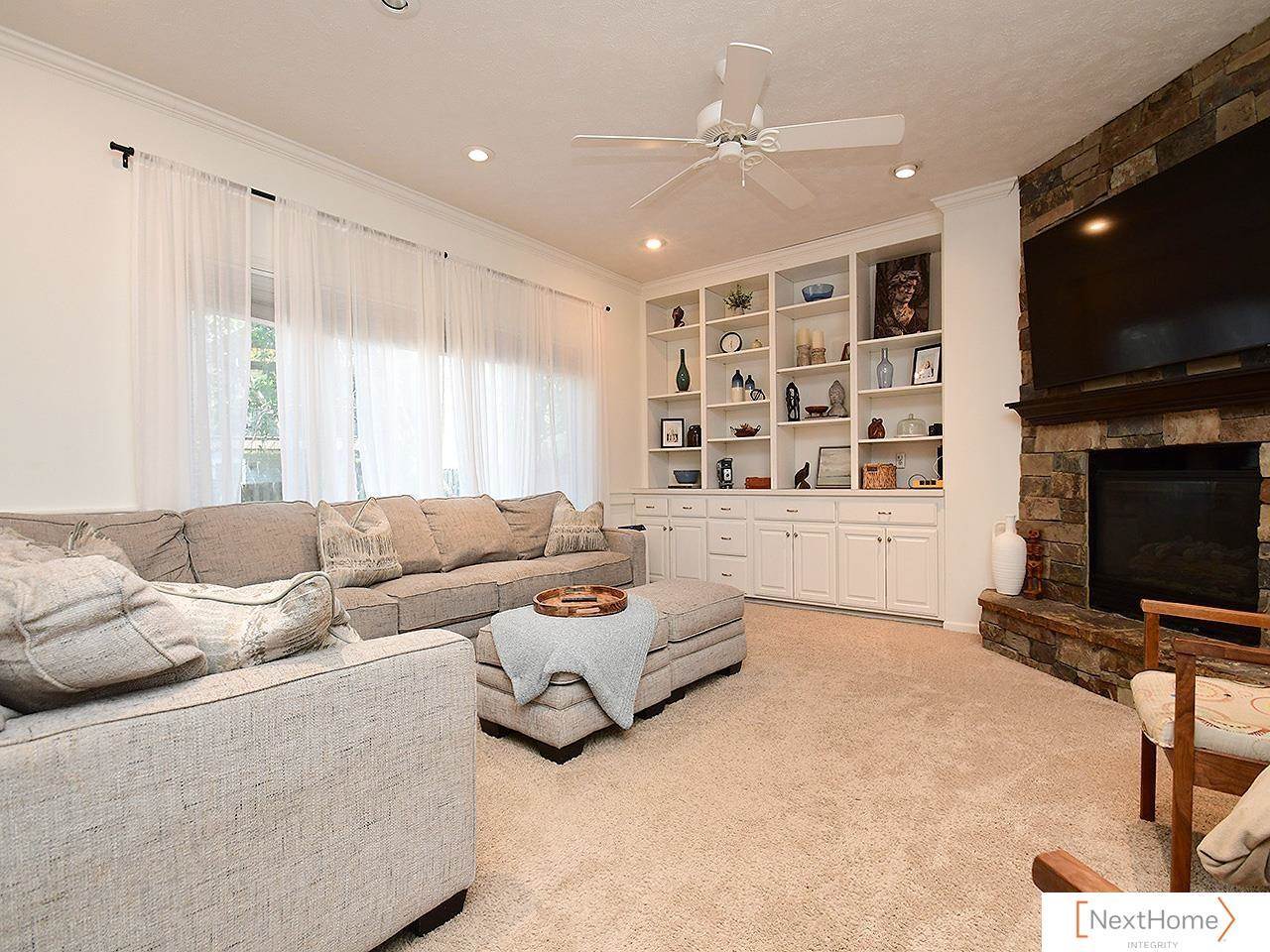 4320 Red Deer Drive, Lincoln, NE 68516