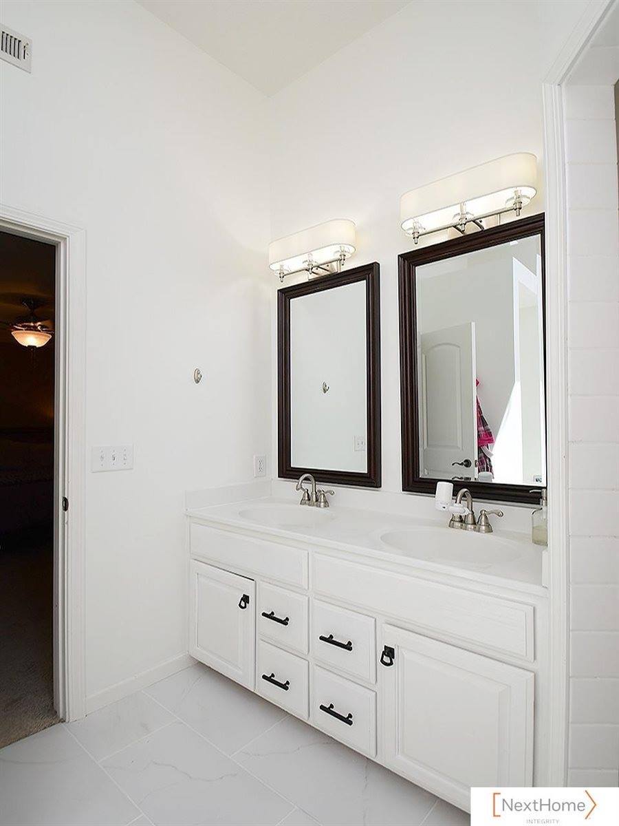 4320 Red Deer Drive, Lincoln, NE 68516