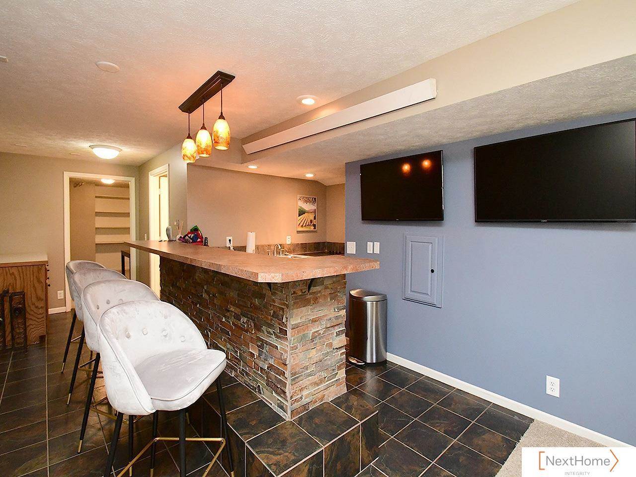 4320 Red Deer Drive, Lincoln, NE 68516