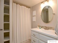 4320 Red Deer Drive, Lincoln, NE 68516