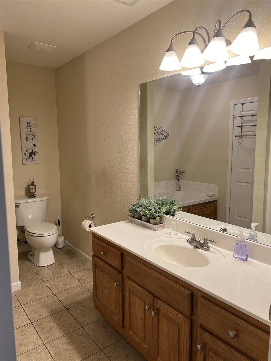 1003 Cedar Creek Dr, Rossville, GA 30741