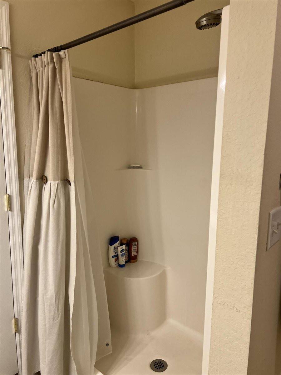 1003 Cedar Creek Dr, Rossville, GA 30741