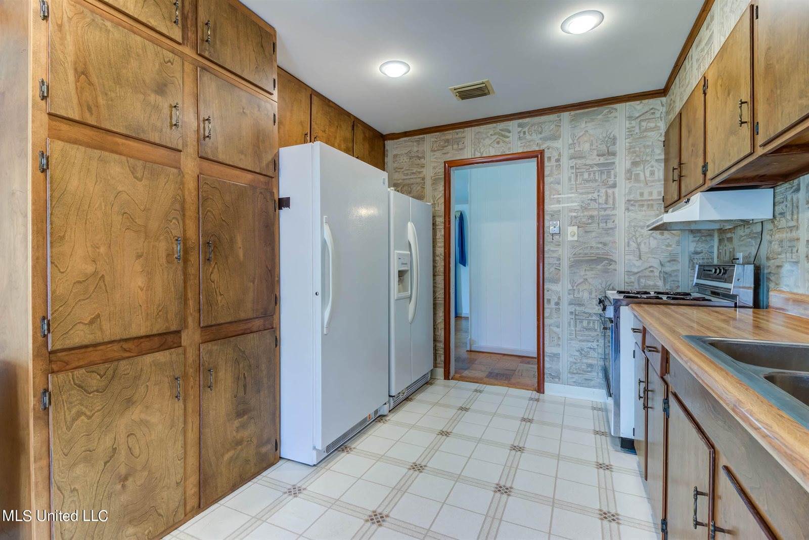 2202 North Street, Gulfport, MS 39507