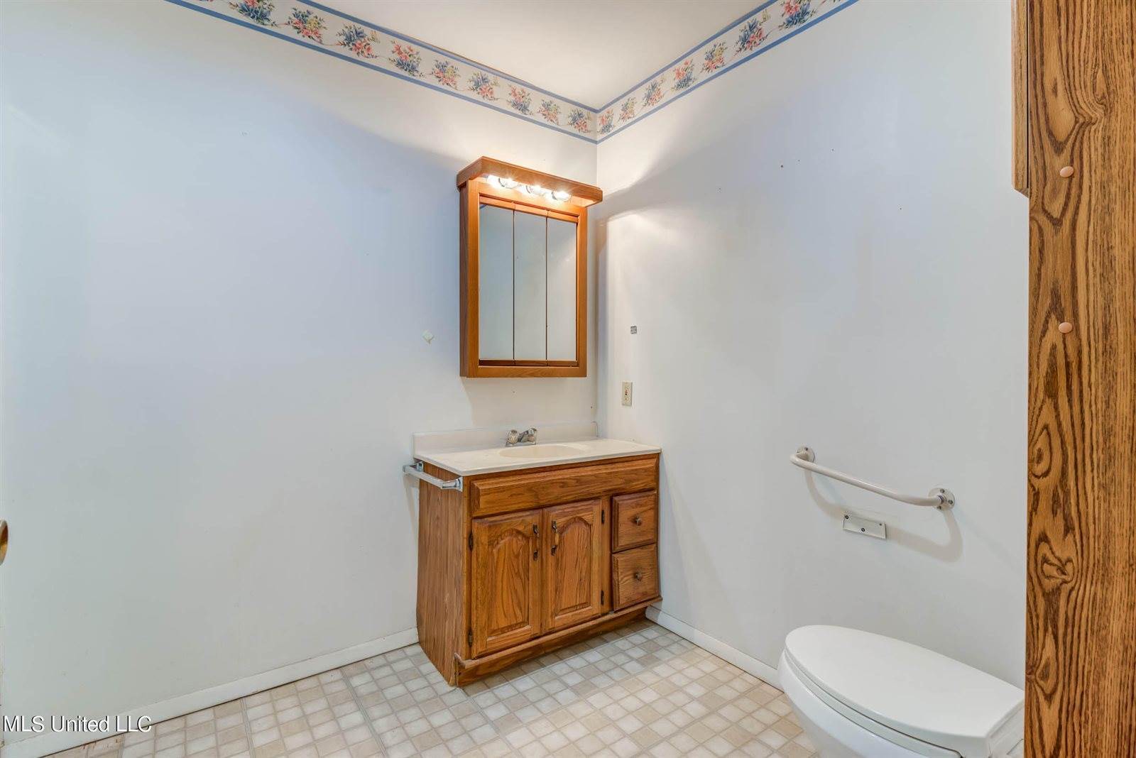 2202 North Street, Gulfport, MS 39507