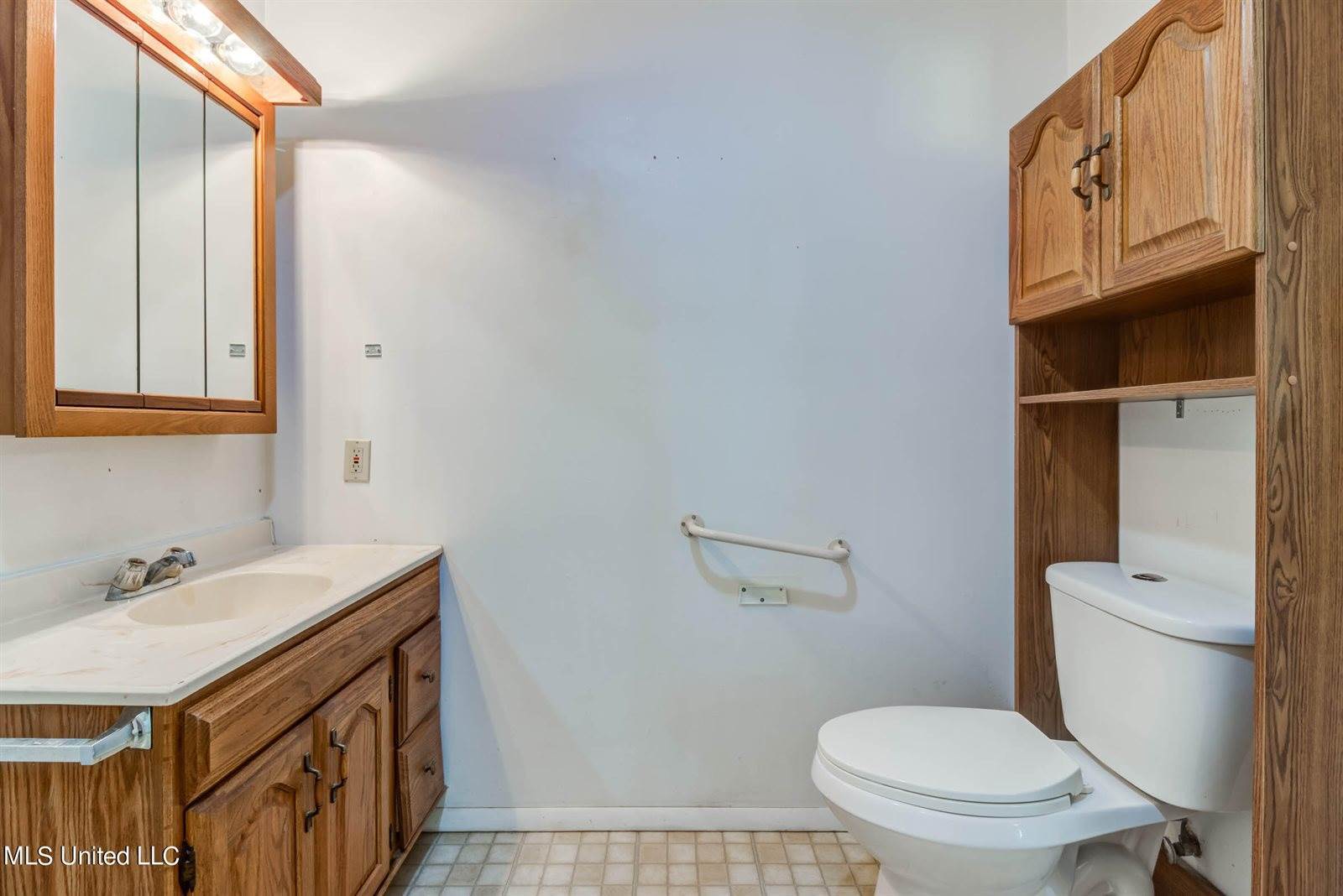 2202 North Street, Gulfport, MS 39507