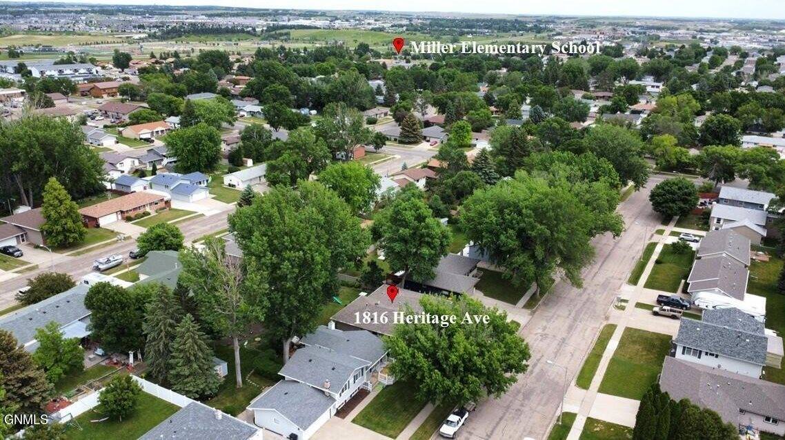 1816 Heritage Avenue, Bismarck, ND 58501