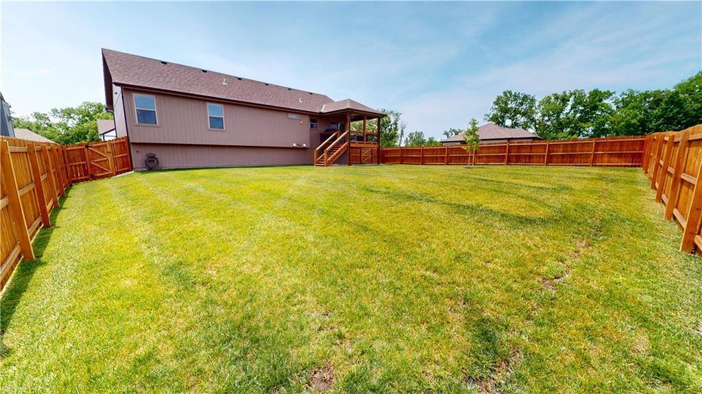 912 NW Lindenwood Drive, Grain Valley, MO 64029