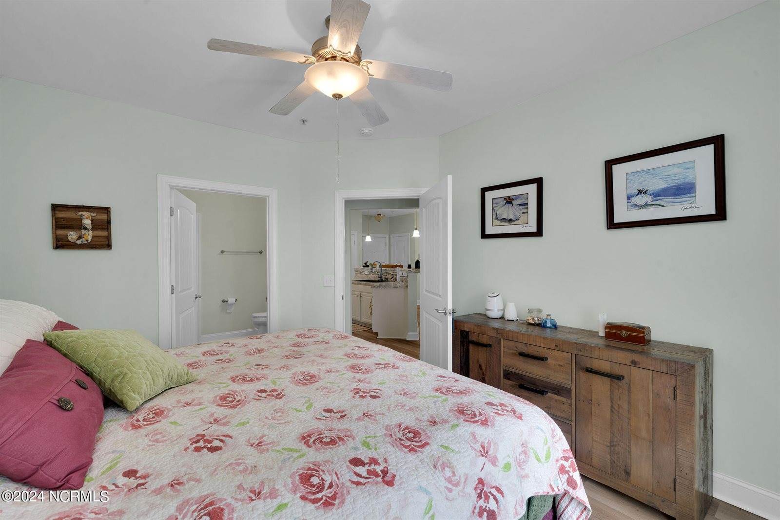 300 Gateway Condos Drive, Surf City, NC 28445