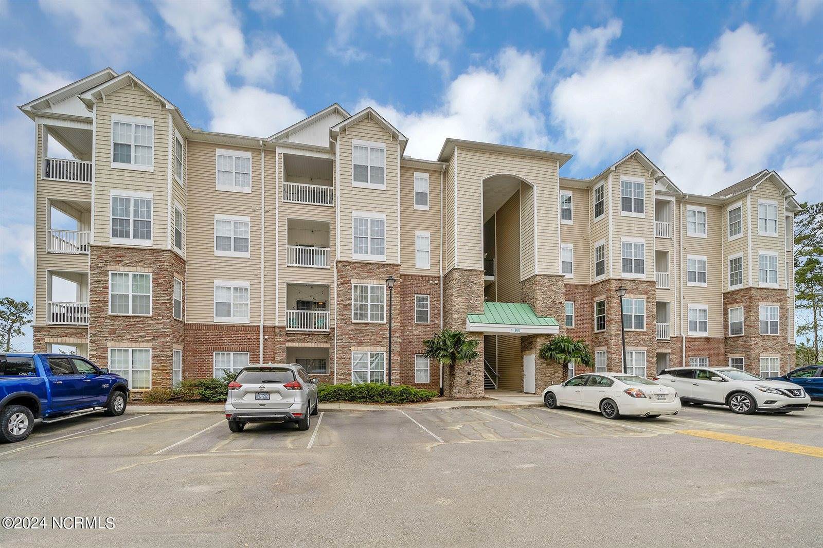 300 Gateway Condos Drive, Surf City, NC 28445