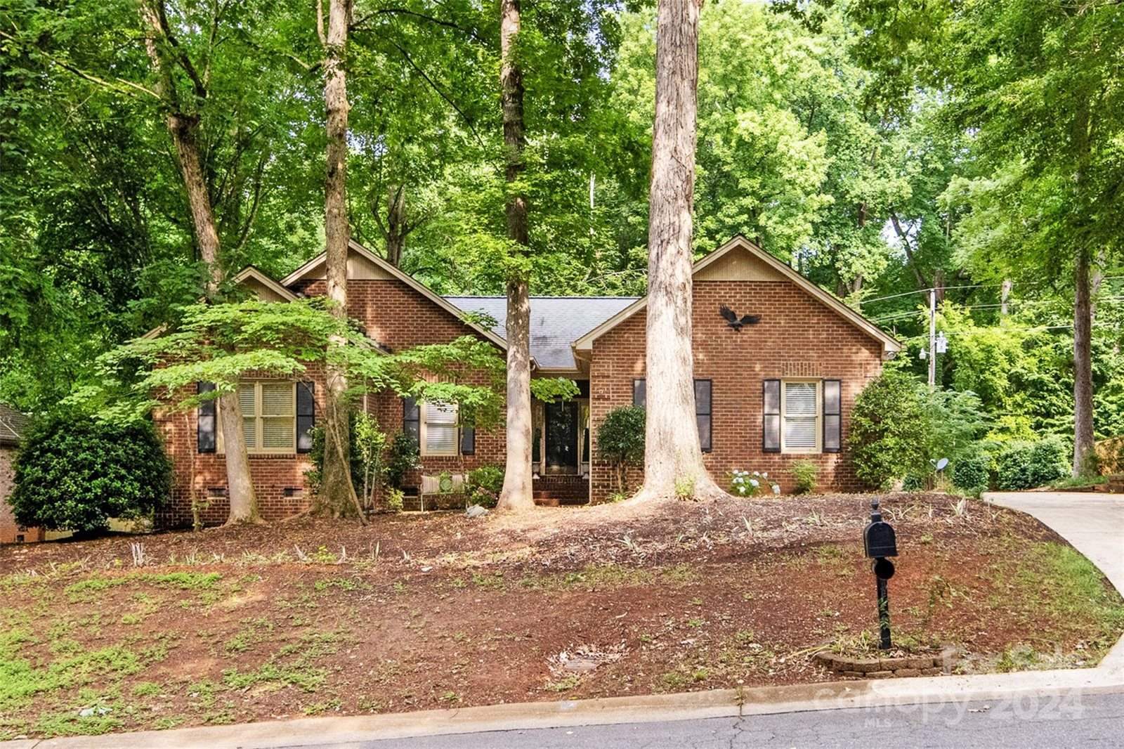 3418 Shadow Lake Lane, Matthews, NC 28104