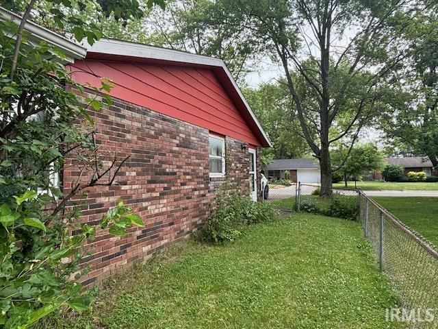 2301 N Old Towne Lane, Muncie, IN 47304