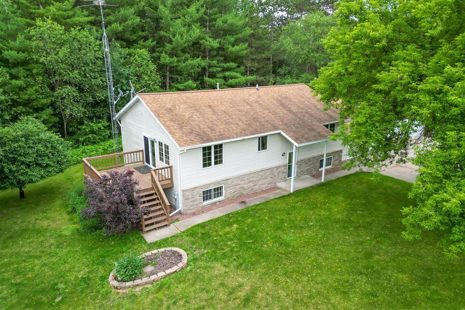 204445 Lake Drive, Rosholt, WI 54473