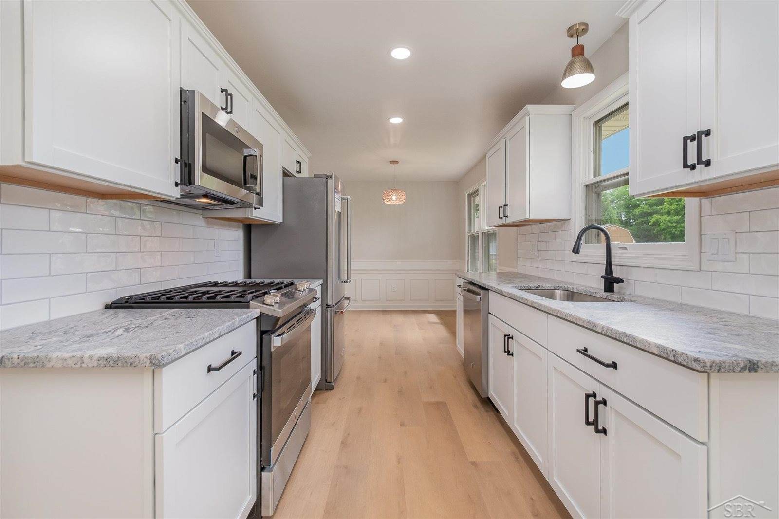 1254 N Frost Drive, Saginaw, MI 48638