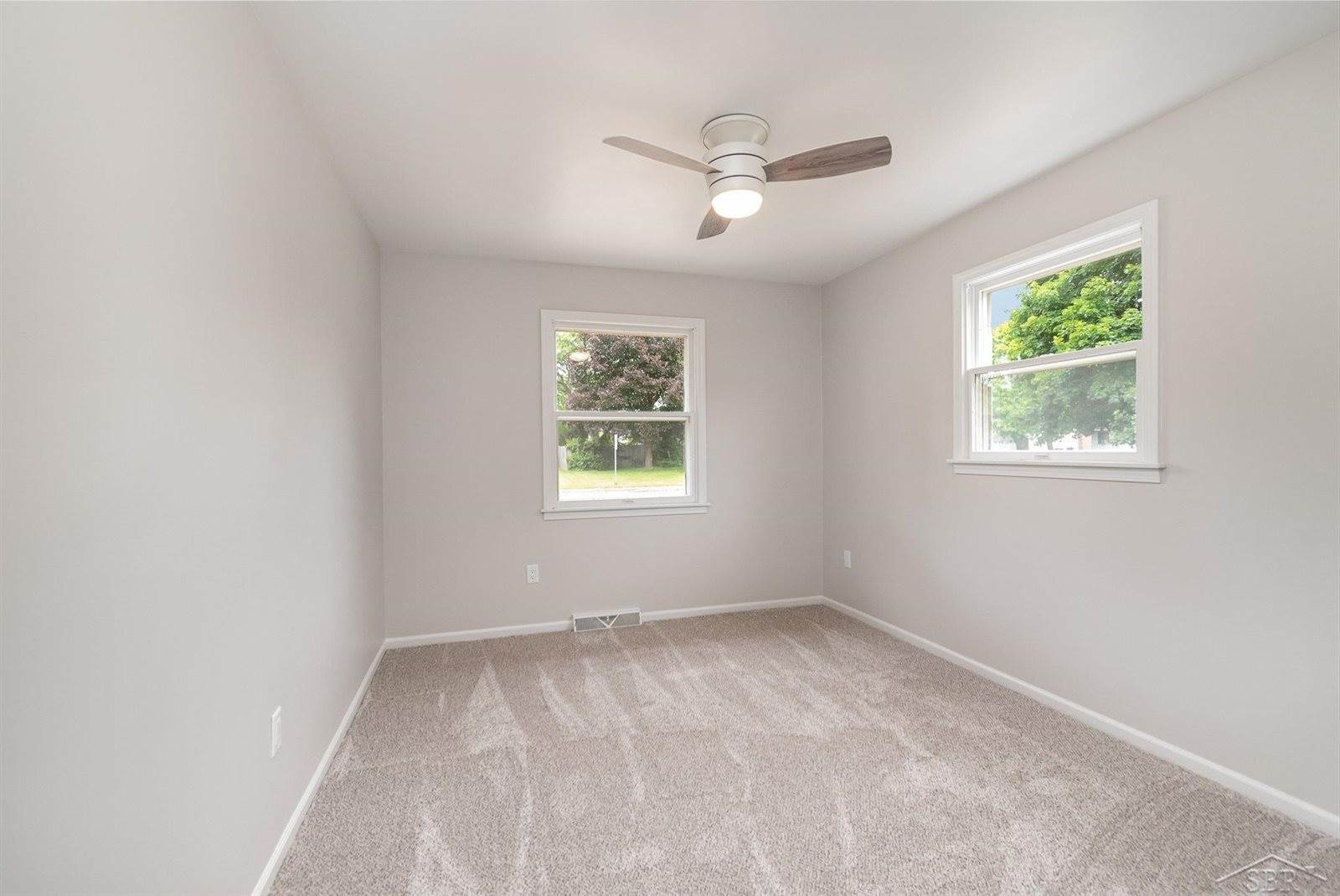 1254 N Frost Drive, Saginaw, MI 48638