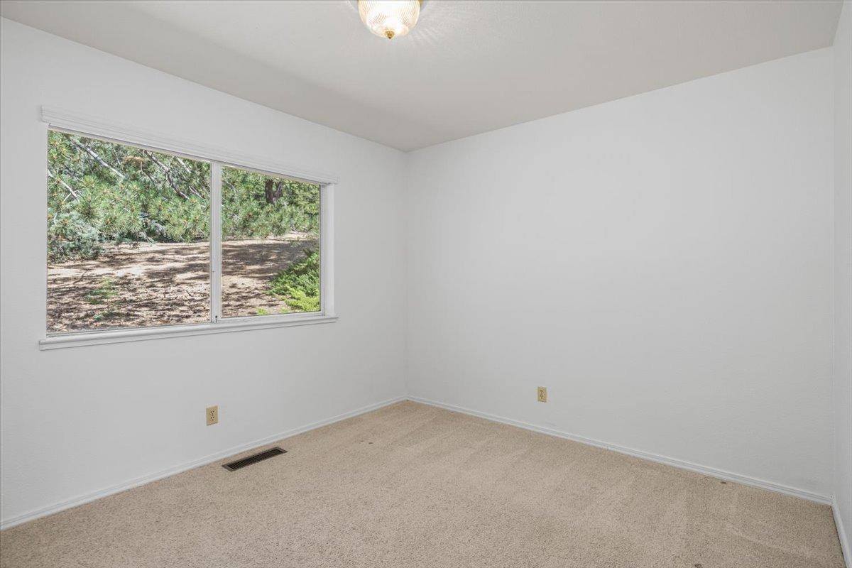 15176 Lorie Drive, Grass Valley, CA 95949