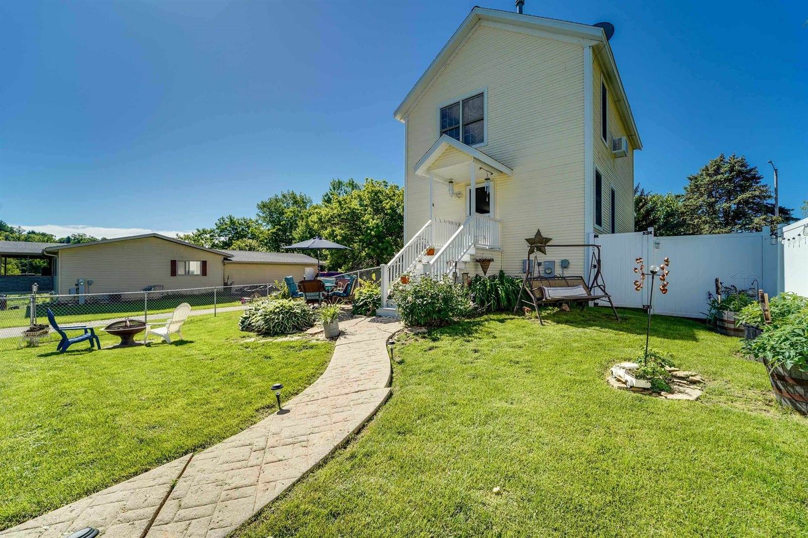 59 7th, Mineral Point, WI 53565